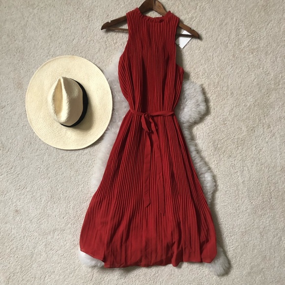Dresses & Skirts - Sleeveless Dark Red Pleated Dress